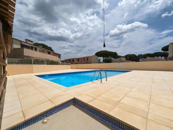 Appartement Pinede Piscine Clim Proche Plage Village Naturiste Агд Екстер'єр фото