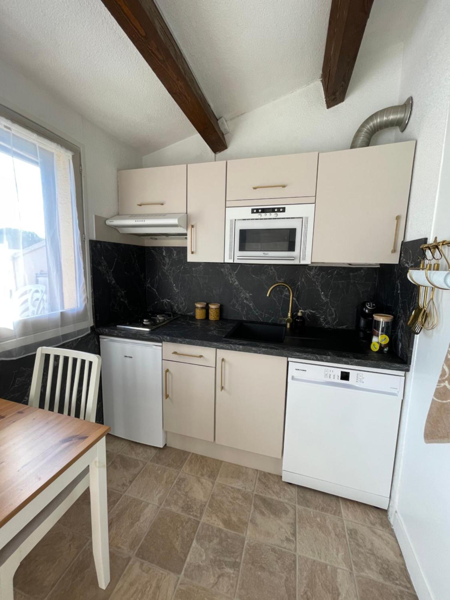 Appartement Pinede Piscine Clim Proche Plage Village Naturiste Агд Екстер'єр фото